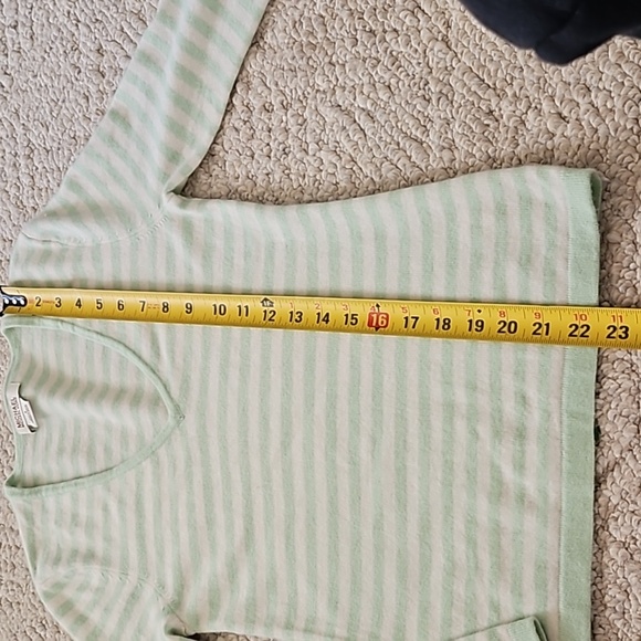 Michael Kors Cashmere V-Neck Sweater Size Small - Picture 7 of 8